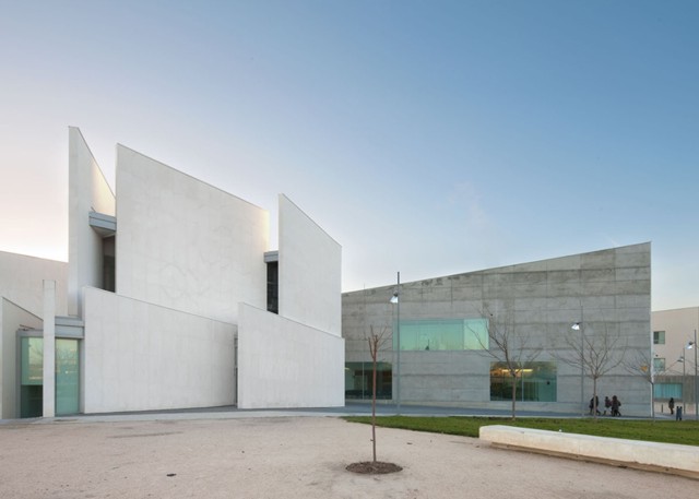 Spain: Health Sciences Faculty, Zaragoza - Taller Básico de Arquitectura